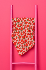 Pink Strawberries Τετράγωνο Μαντήλι Petit Boutik